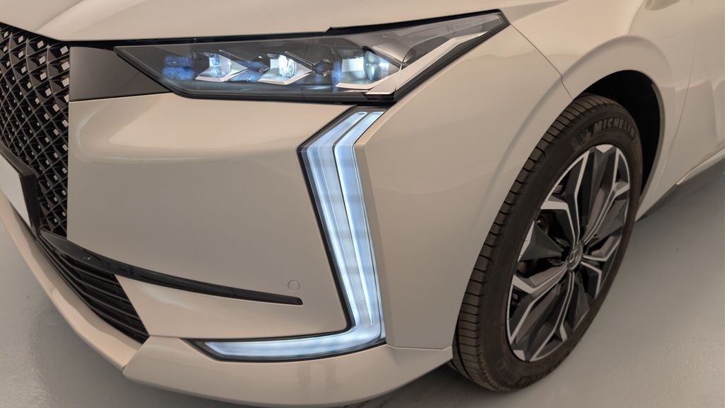 Ds DS4 PureTech 130 EAT8 Etoile – Alcantara