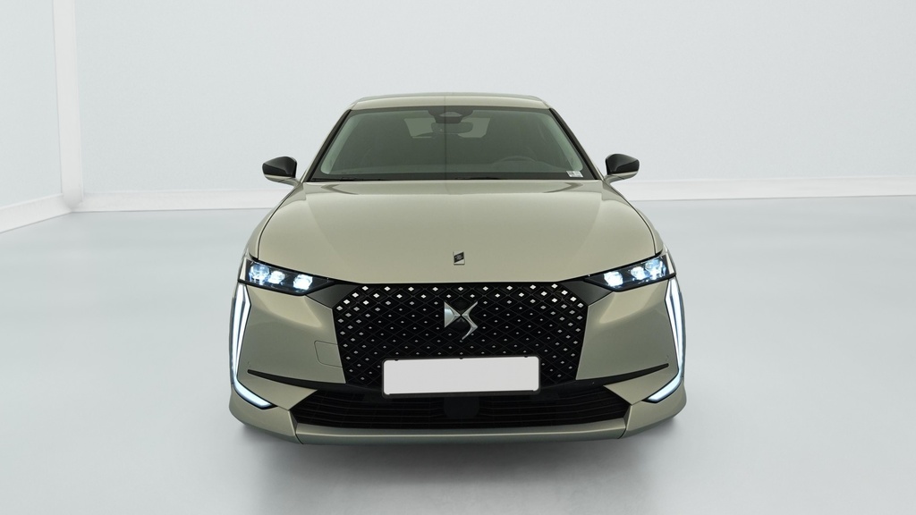 Ds DS4 PureTech 130 EAT8 Etoile – Alcantara