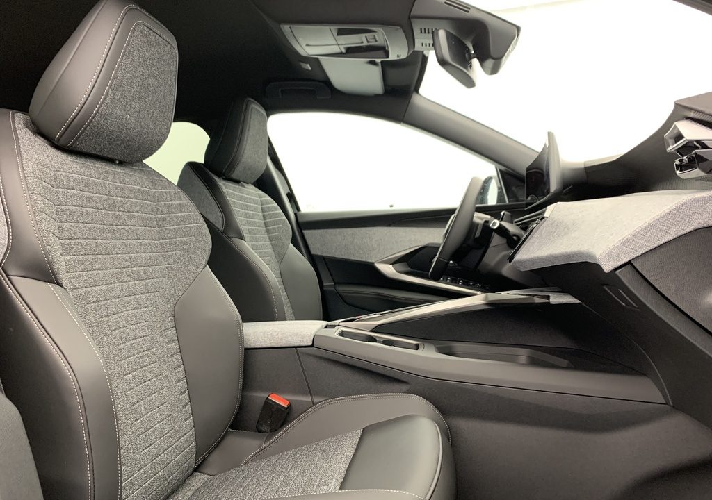 Peugeot 5008 Hybrid 145 e-DCS6 Allure