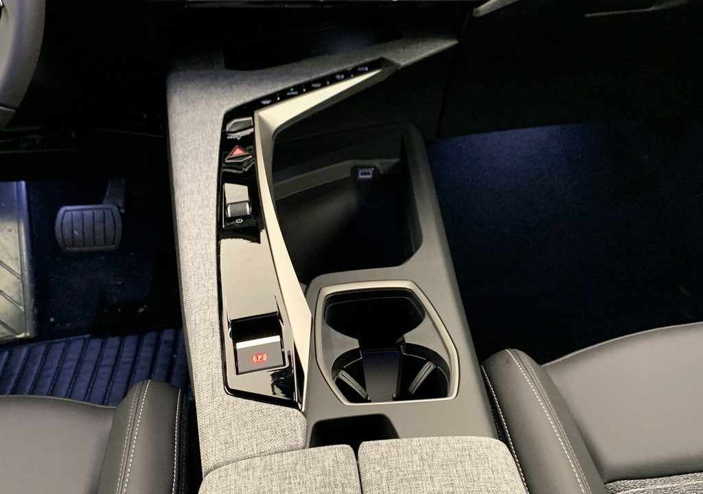 Peugeot 5008 HYBRID 145 CH E-DCS6 ALLURE