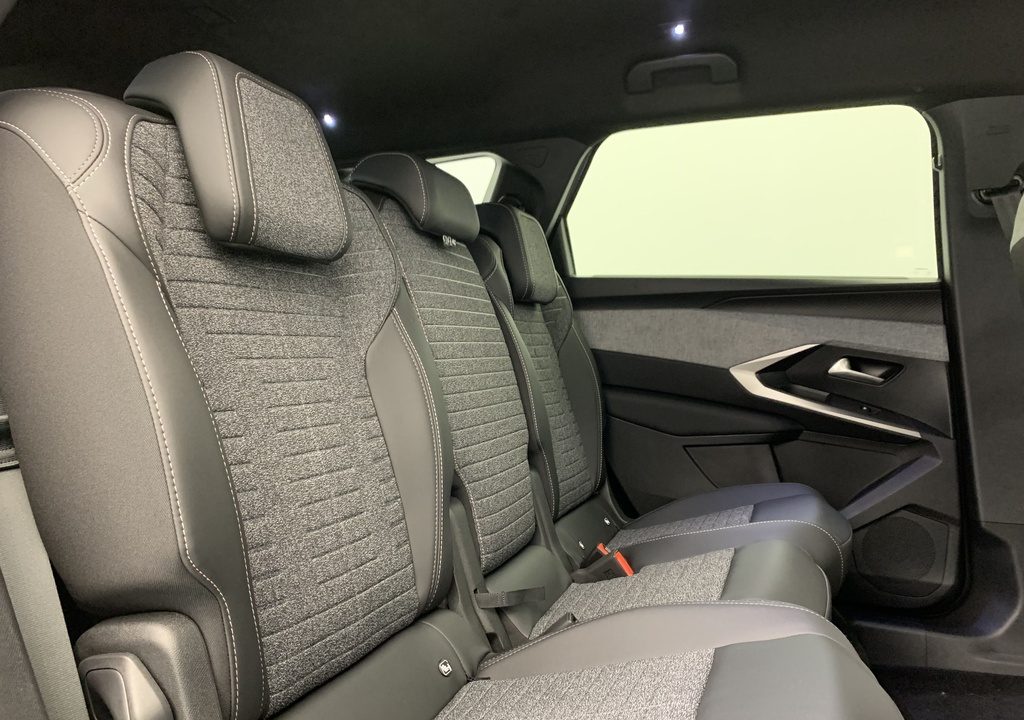 Peugeot 5008 HYBRID 145 CH E-DCS6 ALLURE