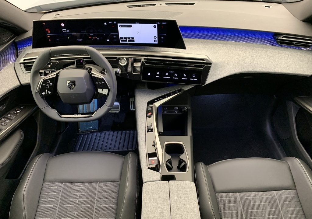 Peugeot 5008 HYBRID 145CH E-DCS6 GT