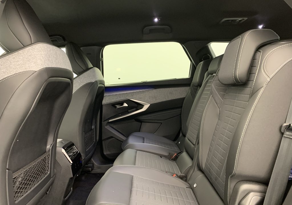 Peugeot 5008 HYBRID 145CH E-DCS6 GT