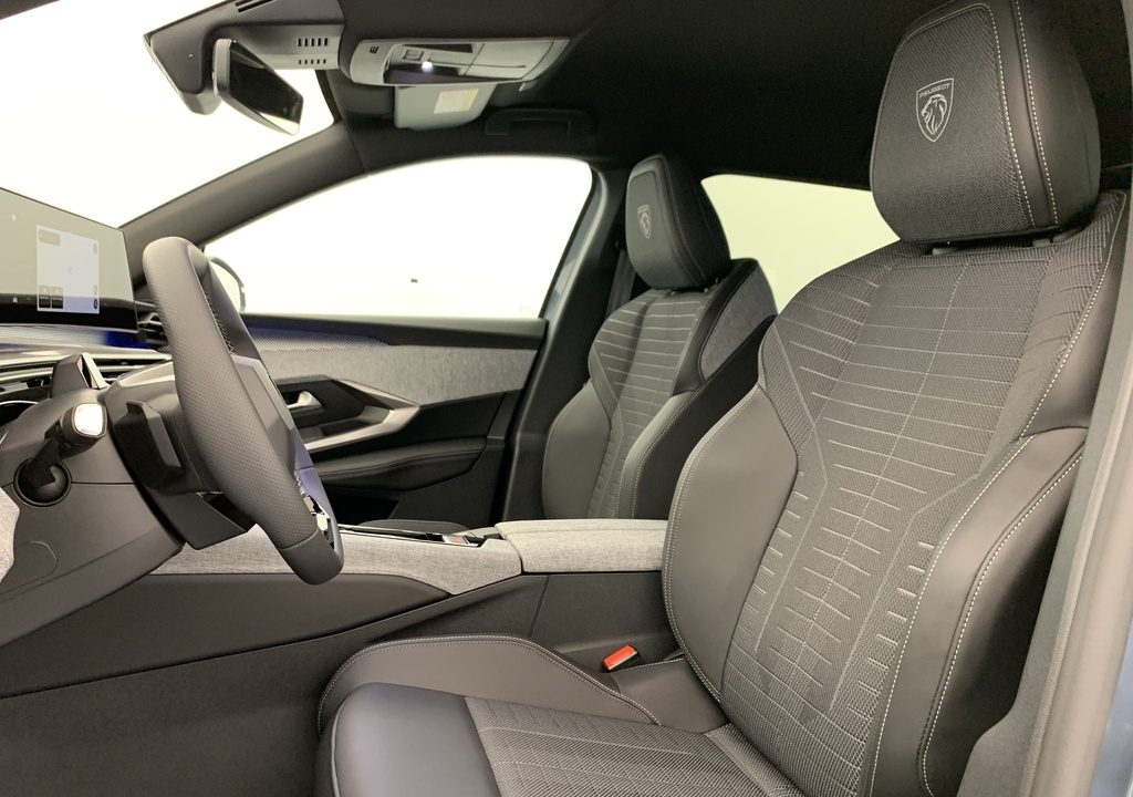 Peugeot 5008 HYBRID 145CH E-DCS6 GT