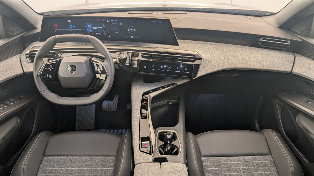 Peugeot 5008 HYBRID 145 CH E-DCS6 ALLURE