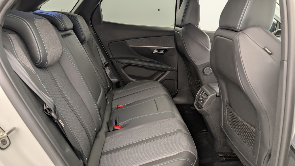 Peugeot 3008 HYBRID 225 E-EAT8 ALLURE PACK