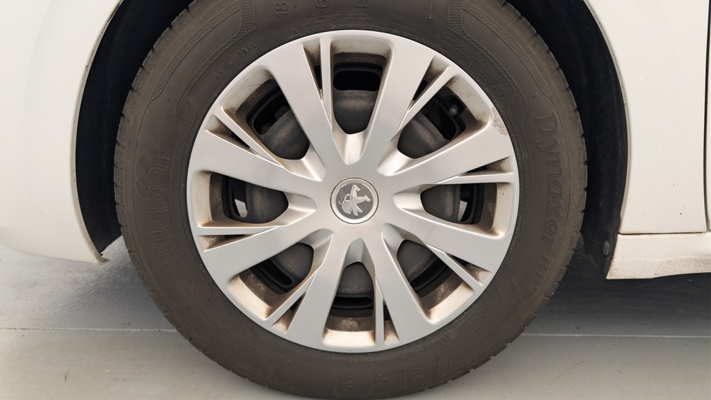 Peugeot 208 PURETECH 82CH S&S BVM5 ACTIVE BUSINESS
